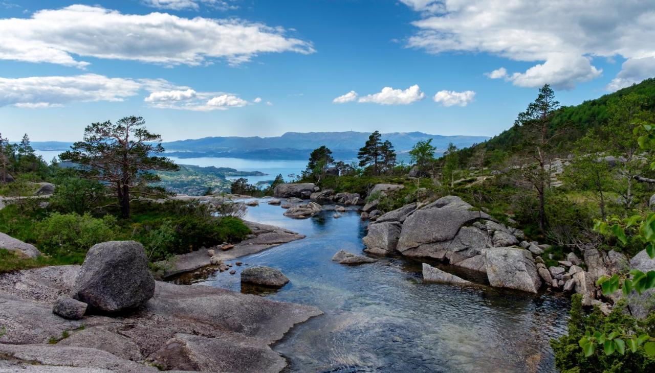 Husnes Sentrum Hotell ภายนอก รูปภาพ
