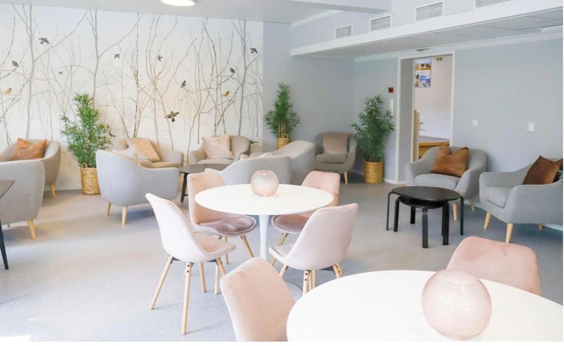 Husnes Sentrum Hotell ภายนอก รูปภาพ