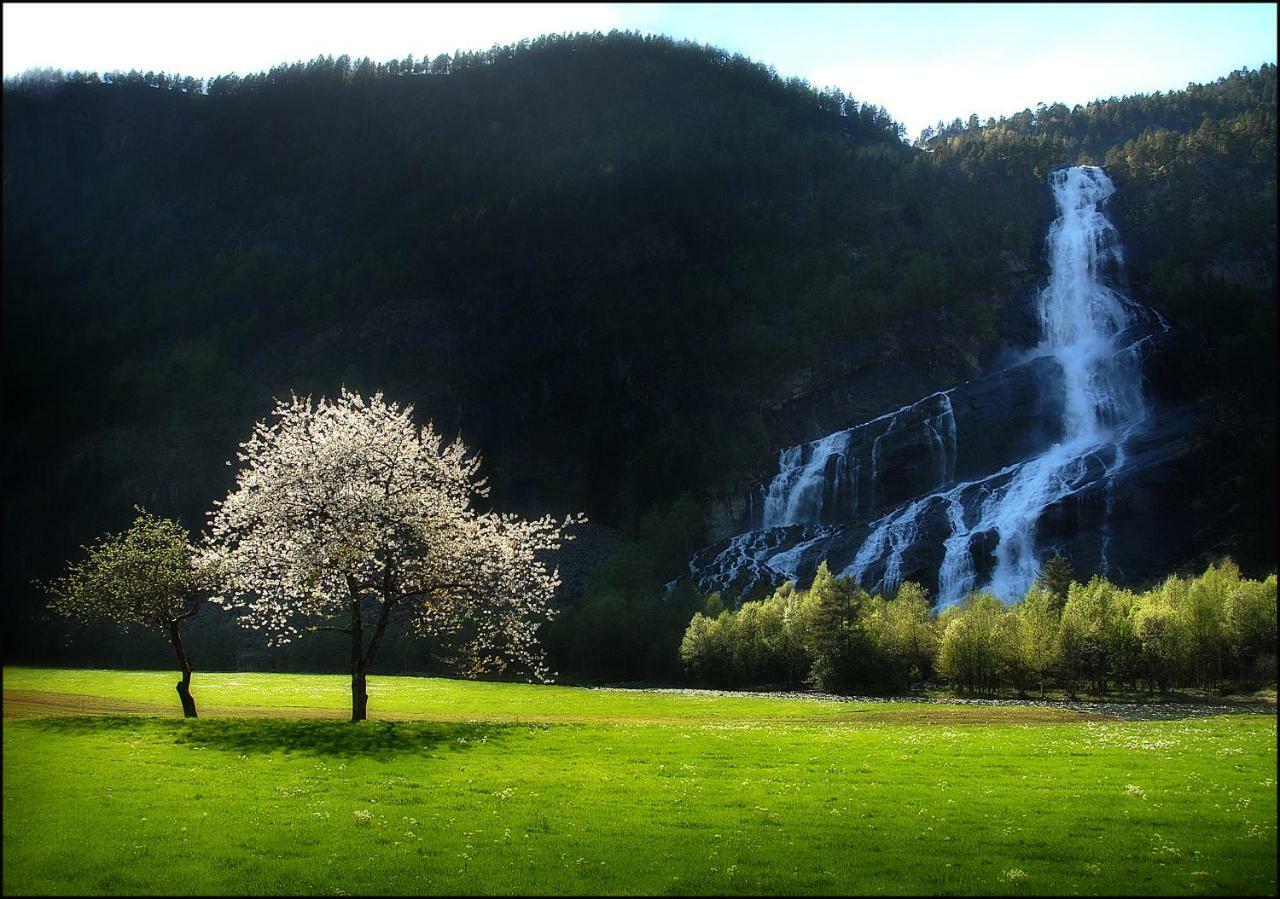 Husnes Sentrum Hotell ภายนอก รูปภาพ