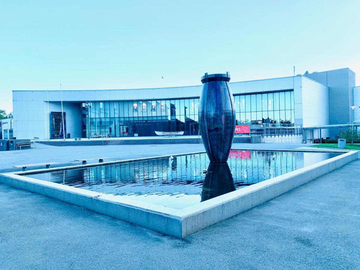 Husnes Sentrum Hotell ภายนอก รูปภาพ