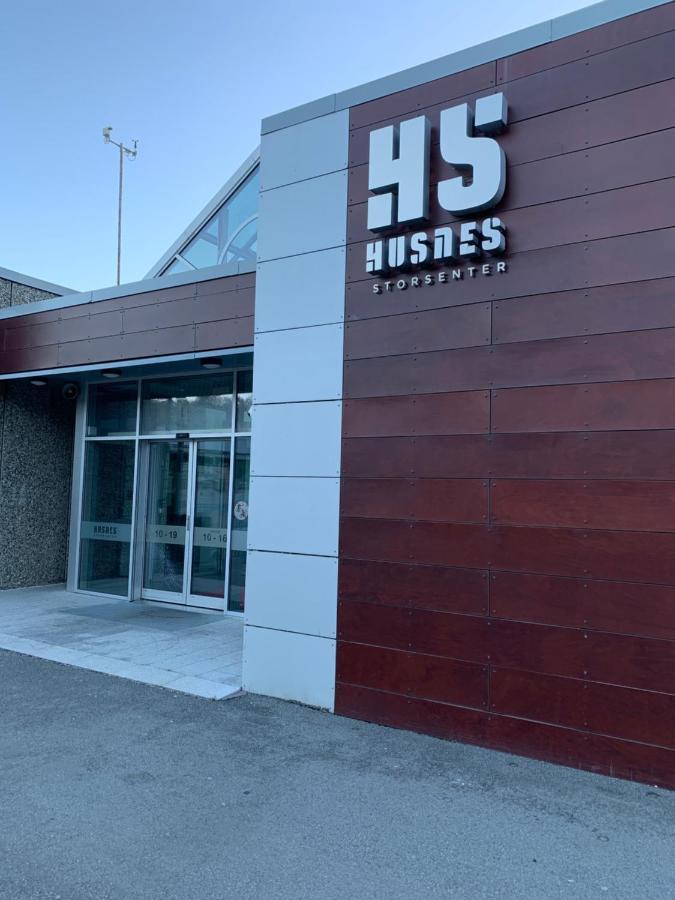 Husnes Sentrum Hotell ภายนอก รูปภาพ