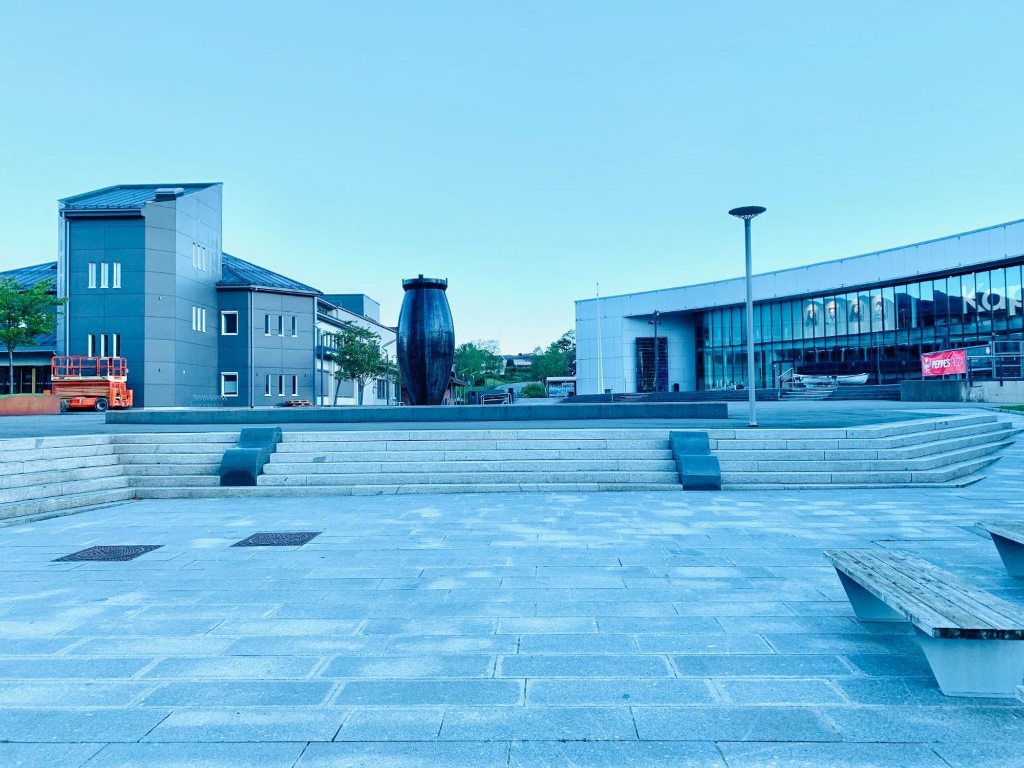 Husnes Sentrum Hotell ภายนอก รูปภาพ